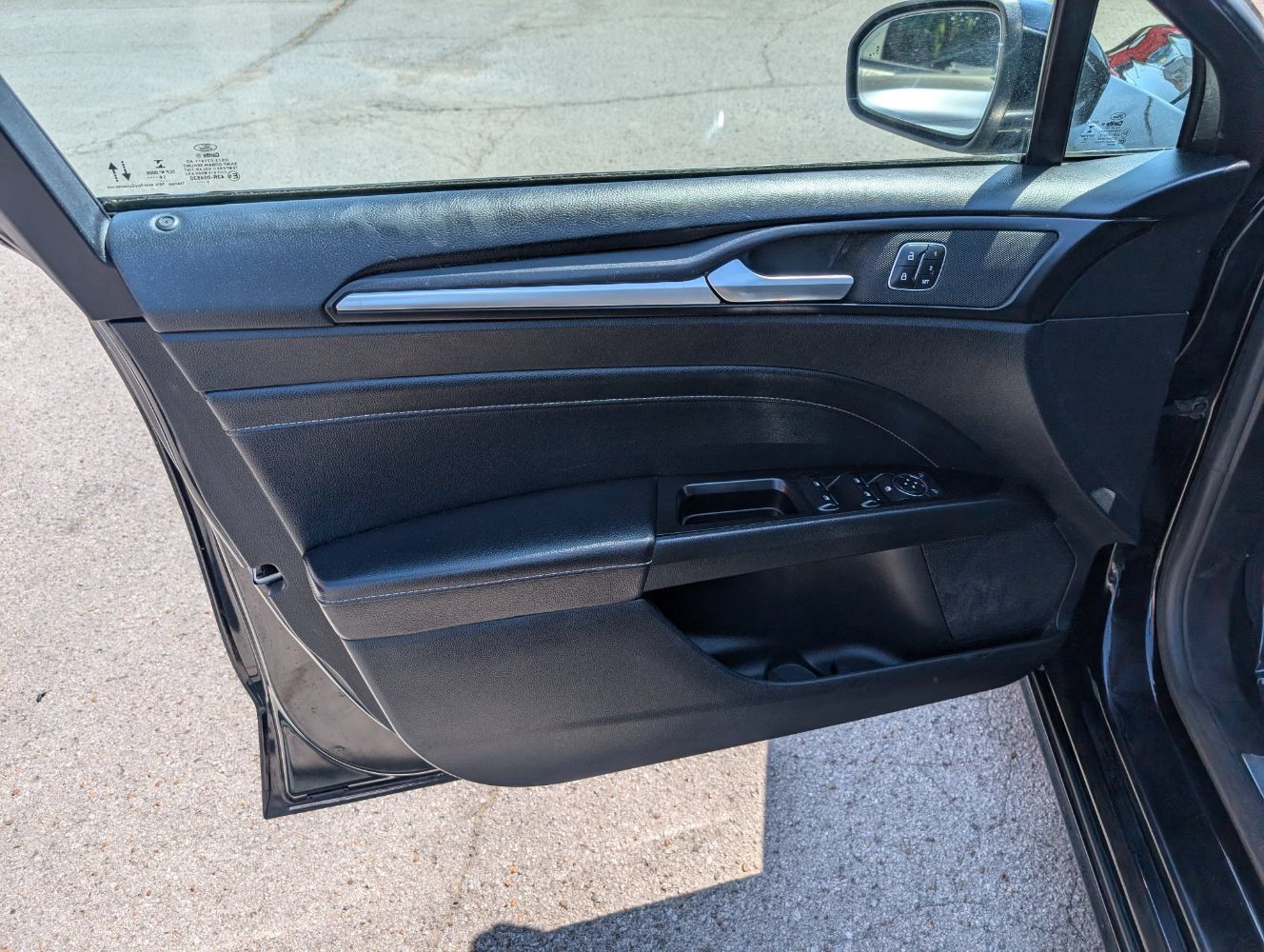 Used 2020 Ford Fusion Titanium AWD/4WD image 11