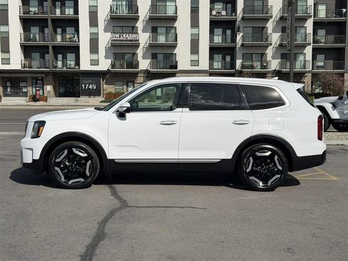 Used 2025 Kia Telluride S image 4