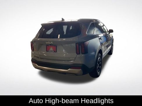 Used 2025 Kia Sorento S AWD/4WD image 17