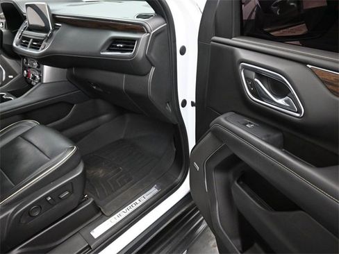 Used 2021 Chevrolet Suburban Premier w/ Premium Package image 26
