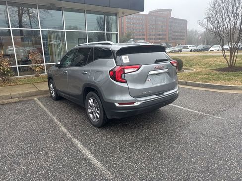 Used 2023 GMC Terrain SLT w/ LPO, Floor Liner Package image 7