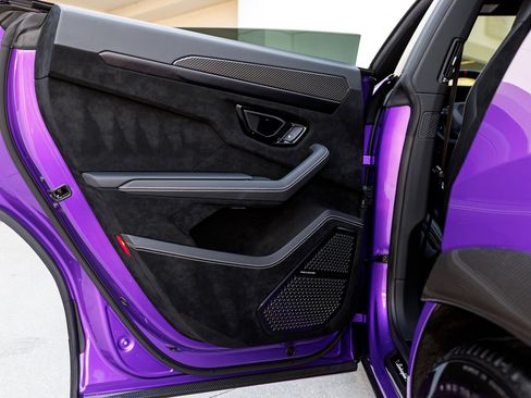 Used 2024 Lamborghini Urus Performante image 38