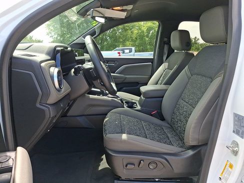 Used 2024 Chevrolet Colorado ZR2 w/ Safety Package AWD/4WD image 15