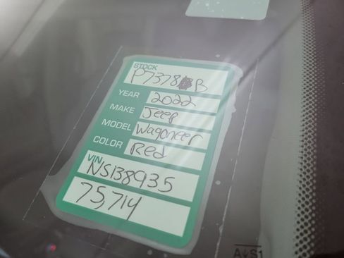 Used 2022 Jeep Wagoneer Series III w/ Flexible Seating Group image 23