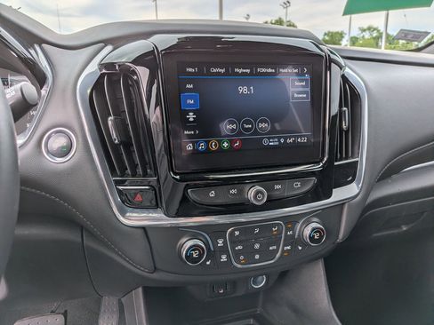Used 2023 Chevrolet Traverse LT w/ Rear Camera Mirror Package AWD/4WD image 13