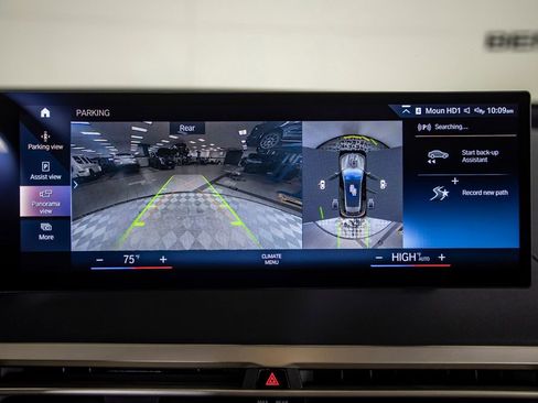 Used 2023 BMW iX xDrive50 w/ Sport Package image 27