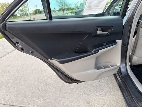 Used 2014 Toyota Camry FWD image 13