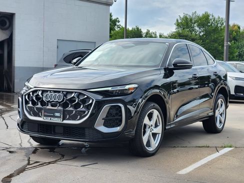 Certified 2025 Audi Q5 Premium Plus w/ Premium Plus AWD/4WD image 4