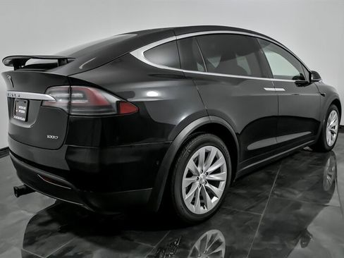 Used 2018 Tesla Model X 100D image 10