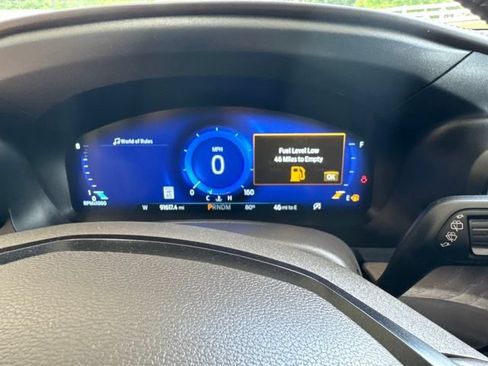 Used 2020 Ford Explorer Platinum w/ Premium Technology Package AWD/4WD image 17