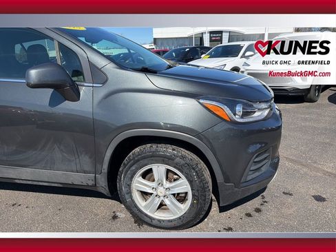 Used 2018 Chevrolet Trax LT w/ LT Convenience Package image 14