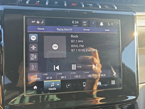 Used 2024 Jeep Grand Cherokee Altitude image 29