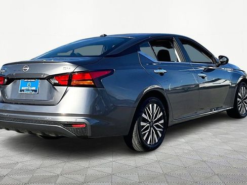 Used 2024 Nissan Altima 2.5 SV image 6