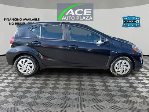 Used 2016 Toyota Prius C Two image 3