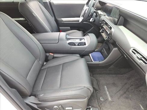 Certified 2026 Hyundai Palisade Limited AWD/4WD image 16