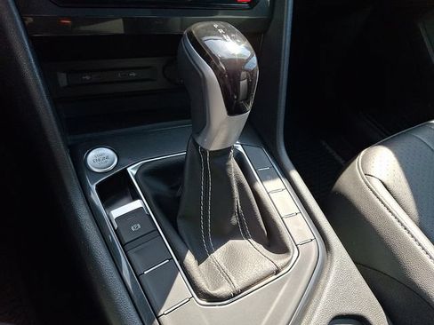 Used 2023 Volkswagen Tiguan SE R-Line FWD image 16