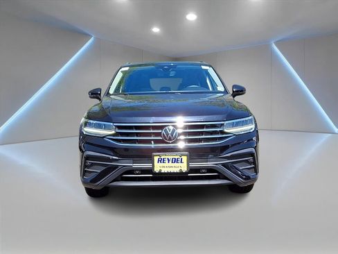 Certified 2023 Volkswagen Tiguan SE FWD image 2