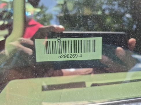 Used 2023 Chrysler Pacifica Touring-L FWD image 9
