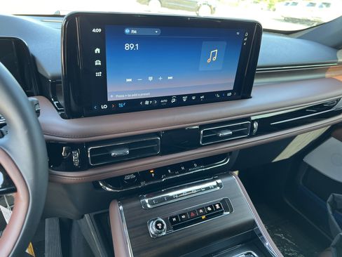 New 2025 Lincoln Aviator Reserve w/ Equipment Group 201A image 19