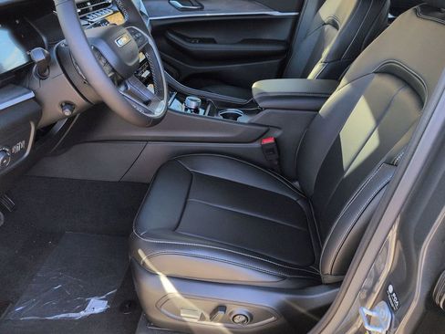 New 2025 Jeep Grand Cherokee Limited w/ Luxury Tech Group II image 15