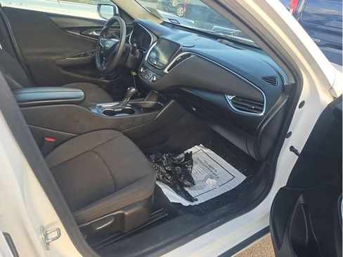 Used 2020 Chevrolet Malibu LT FWD image 27