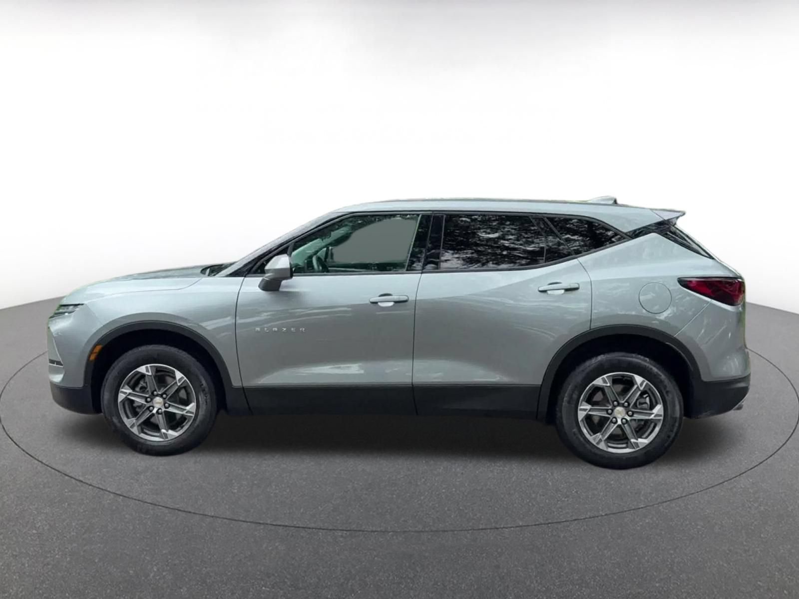 Used 2026 Chevrolet Blazer LT FWD image 8