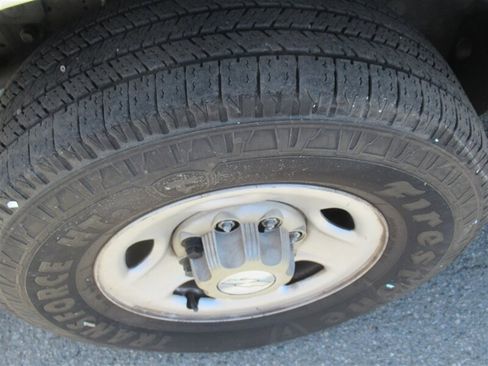 Used 2014 Chevrolet Express 2500 image 24