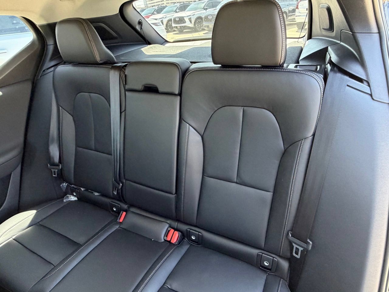 New 2026 Volvo XC40 B5 Plus w/ Climate Package AWD/4WD image 24