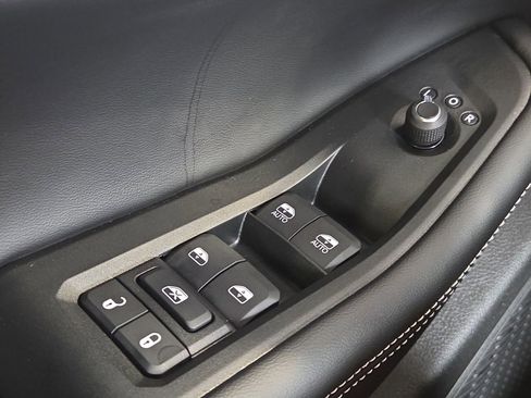 New 2025 Jeep Grand Cherokee Limited w/ Black Appearance Package image 26