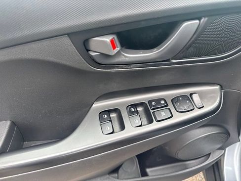 Used 2021 Hyundai Kona SEL FWD image 16