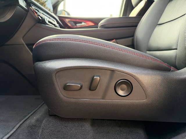 Certified 2026 Chevrolet Traverse RS AWD/4WD image 26