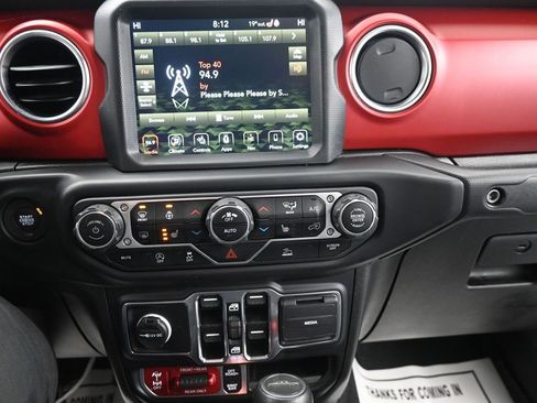 Used 2023 Jeep Gladiator Rubicon w/ Cold Weather Group image 19