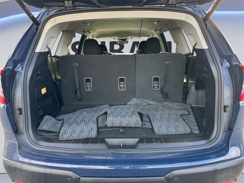 Used 2024 Subaru Ascent Premium w/ Convenience Package image 18