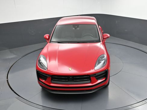 Certified 2025 Porsche Macan image 38