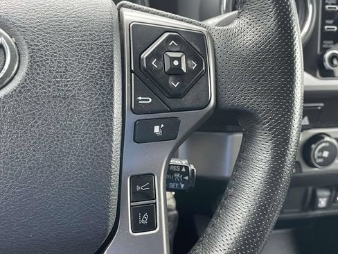 Used 2020 Toyota Tacoma SR5 RWD image 23