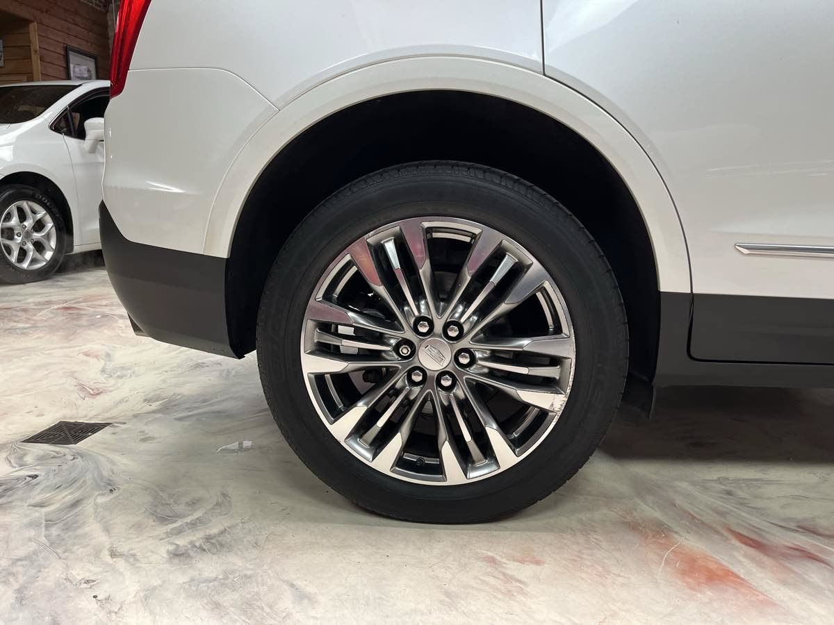 Used 2018 Cadillac XT5 Premium Luxury w/ LPO, Wheel Lock Package AWD/4WD image 33