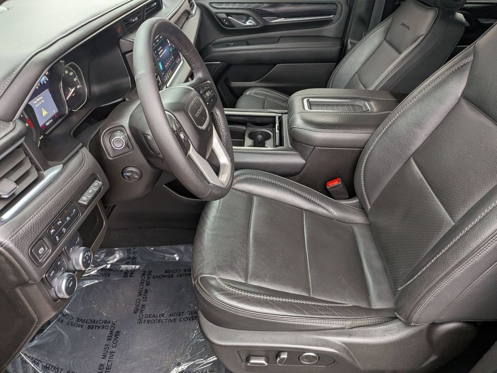 Used 2021 GMC Yukon XL Denali AWD/4WD image 16