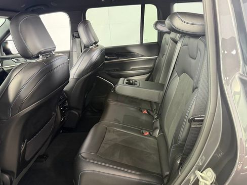 Used 2023 Jeep Grand Cherokee Trailhawk AWD/4WD image 26
