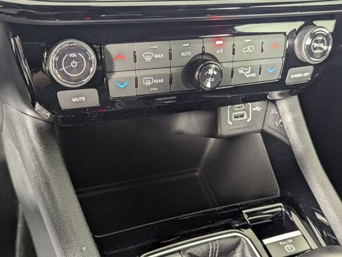 New 2026 Jeep Compass Limited w/ Sun, Sound & Navigation Group image 24