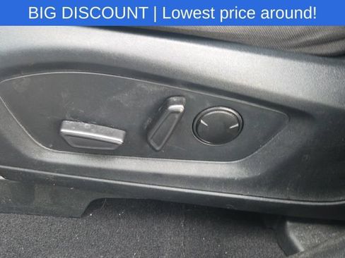 Used 2023 Ford Explorer XLT AWD/4WD image 27