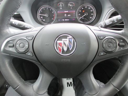 Used 2021 Buick Enclave Essence image 21