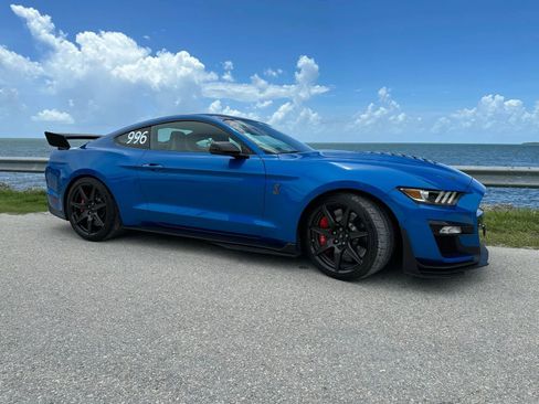 Used 2021 Ford Mustang Shelby GT500 w/ Carbon Fiber Track Pack RWD image 14