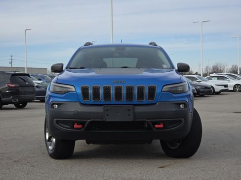 Used 2019 Jeep Cherokee Trailhawk w/ Cold Weather Group image 12