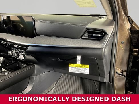 Certified 2025 Nissan Kicks SV AWD/4WD image 24