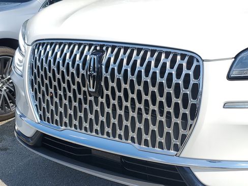 Certified 2024 Lincoln Corsair FWD image 12