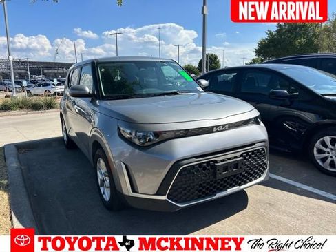 Used 2025 Kia Soul LX w/ LX Technology Package FWD image 1