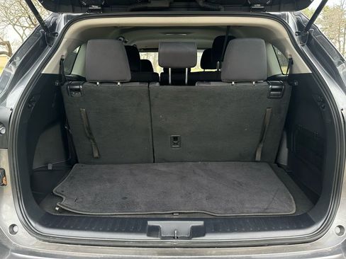 Used 2021 Toyota Highlander L image 27