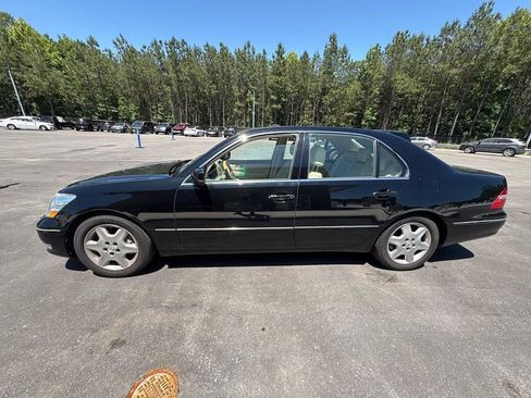 Used 2004 Lexus LS 430 RWD image 3