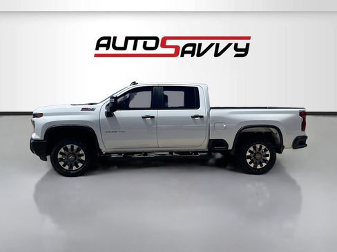 Used 2025 Chevrolet Silverado 2500 Custom w/ Custom Value Package AWD/4WD image 4