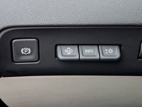 Used 2023 Buick Enclave Avenir w/ LPO, Floor Liner Package image 30